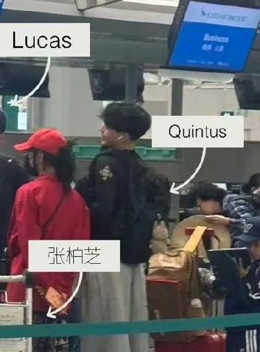 张柏芝带仨儿子去澳洲!一起送Lucas上大学,小Q个子最高侧颜超帅