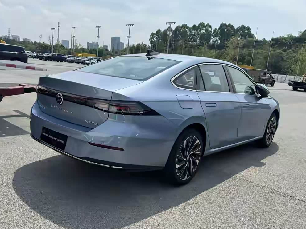 大众轿跑“兄弟”亮相成都车展，低趴外观动感十足，能否继续畅销