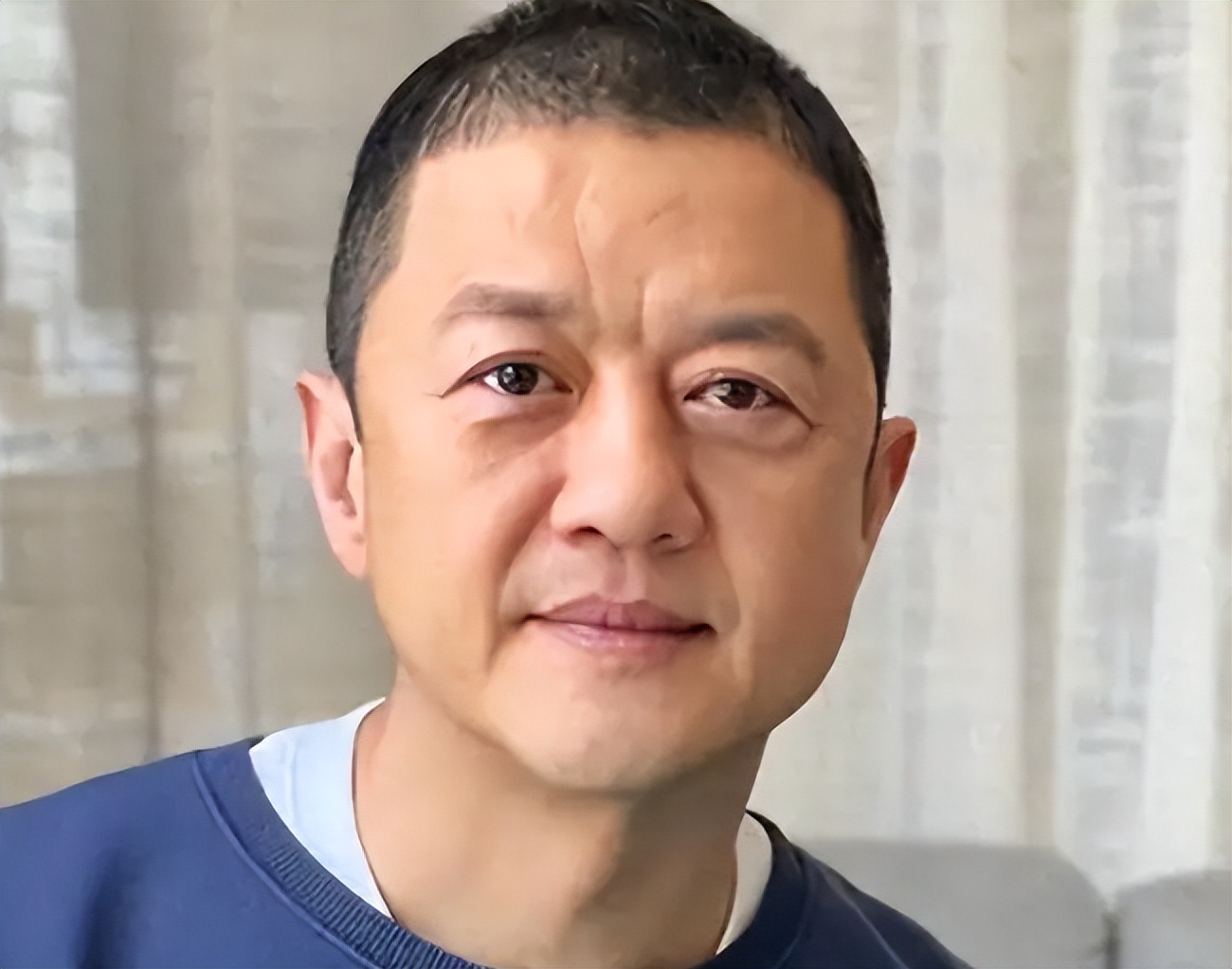 回应再婚才一天，李亚鹏再迎噩耗，事关女儿李嫣，王菲果真没说错