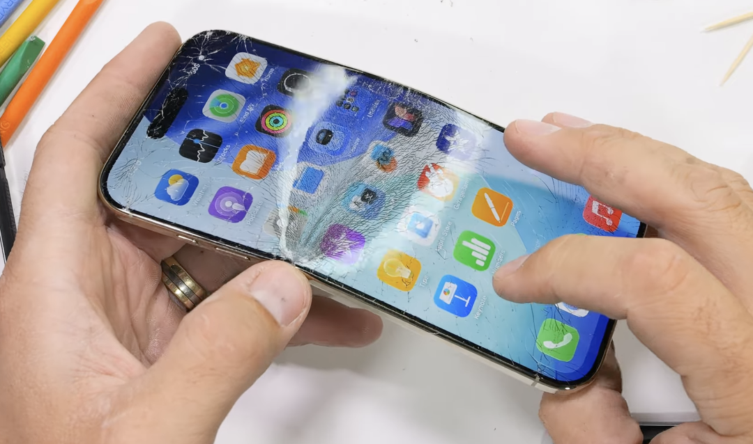 終于輪到iPhone Air揚眉吐氣，這一彎徹底封神！