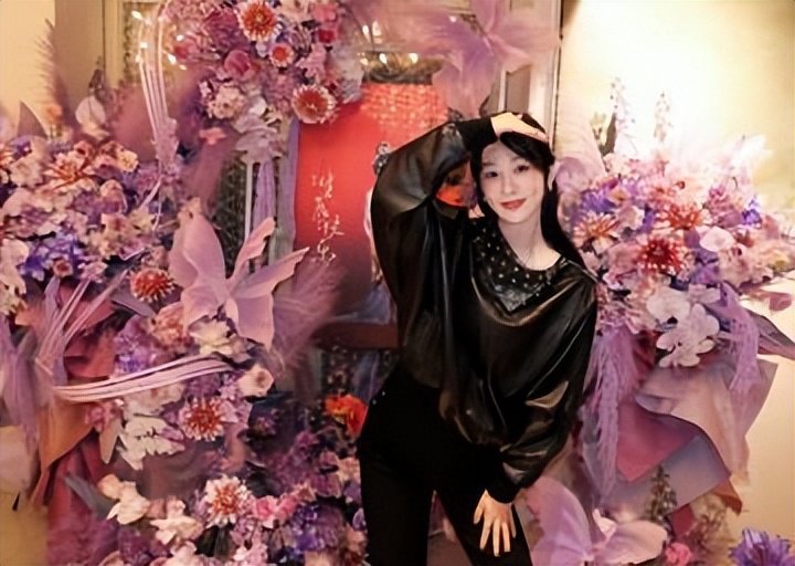 杨紫的时空坐标！一岁有一岁的风景，繁花铺程，在热爱里肆意奔跑