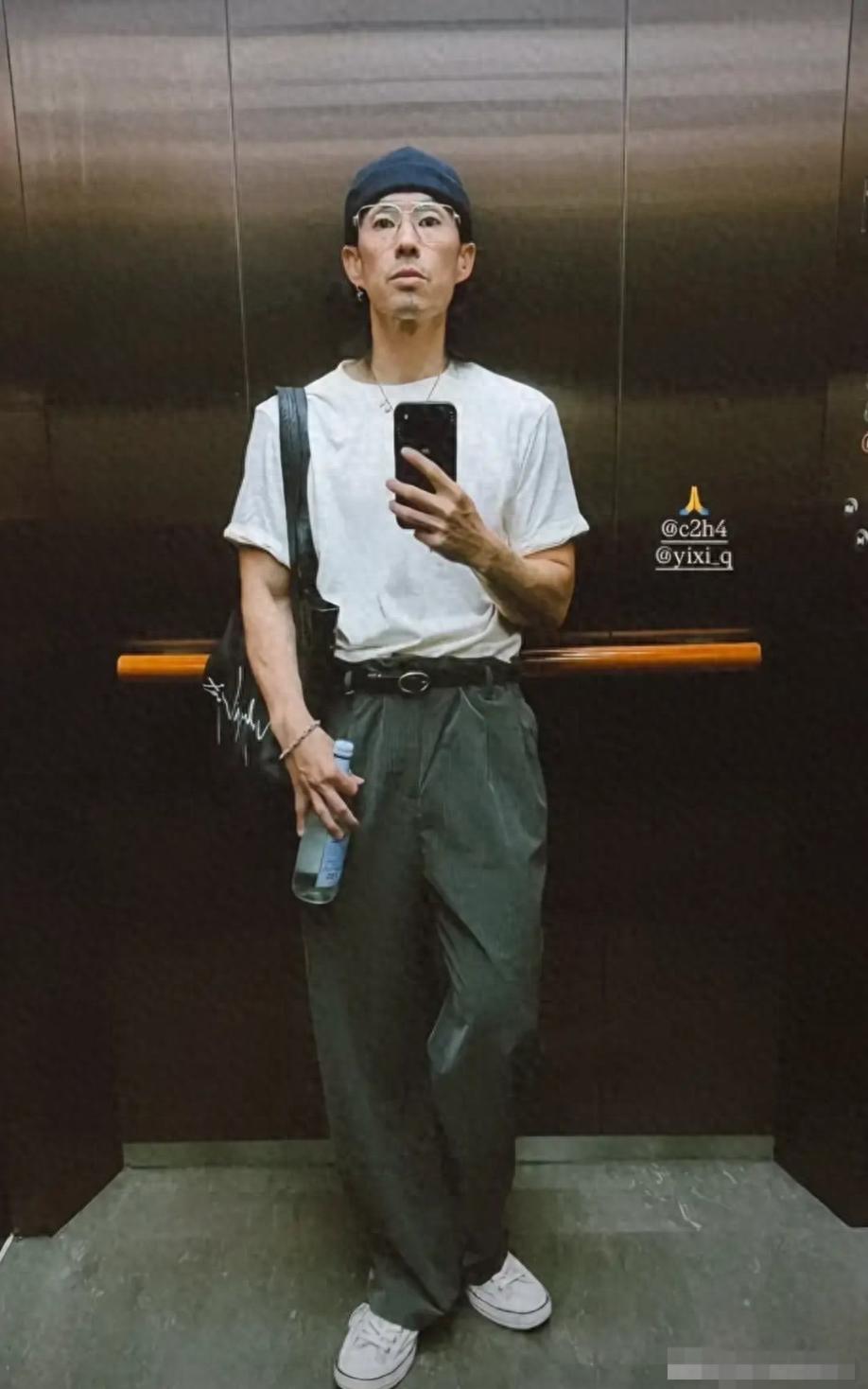 吴建豪暴瘦40斤！尖脸似麻杆，47岁的年纪居然像老头一样！