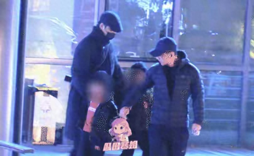 陈坤带双胞胎男孩吃饭！温柔摸头杀引爆猜测，本尊早有澄清