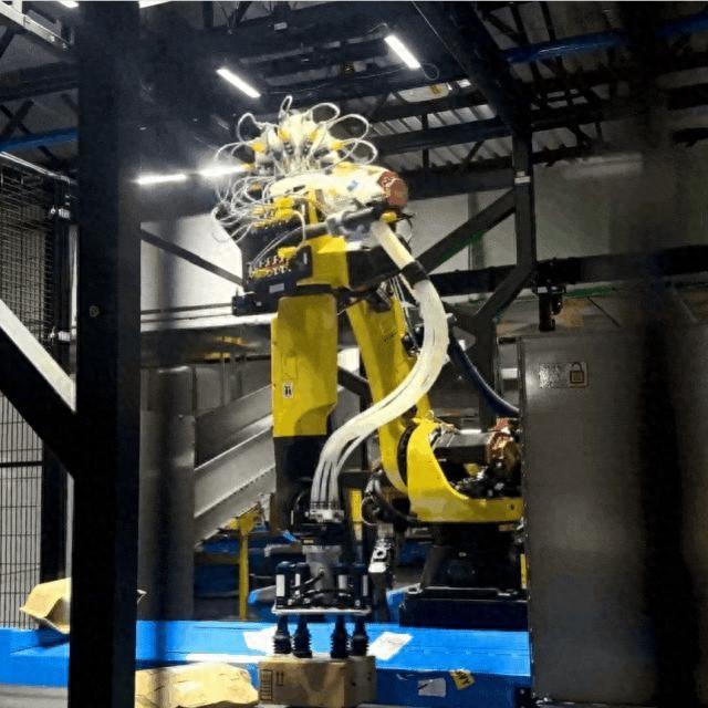 亞馬遜100萬機器人上崗，即將超越人類員工？機器人軍團接管工作