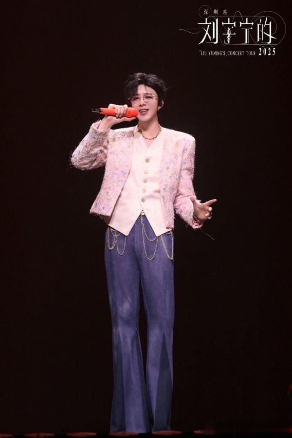 9位身高逆天男星！ 狙击蝴蝶》周柯宇没输张凌赫，这位比刘宇宁高