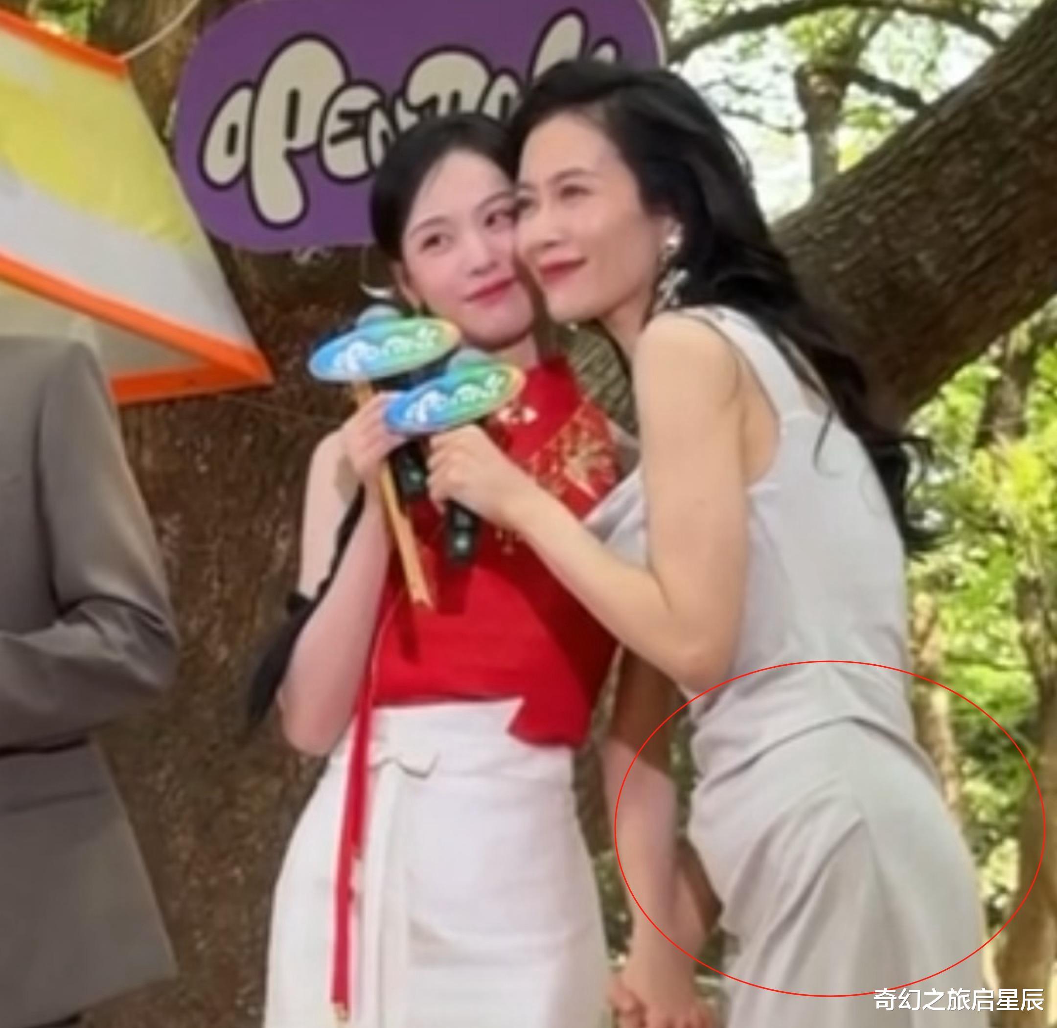 46岁温峥嵘路演，明星也会骨盆前倾