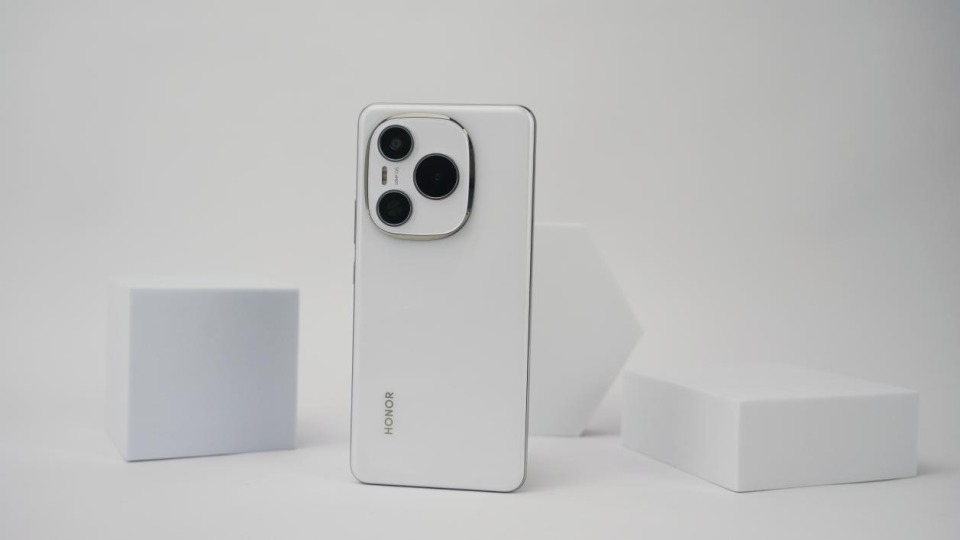 榮耀“用力過猛”，8000mAh+衛星消息，頂配版國補后跌至1887元