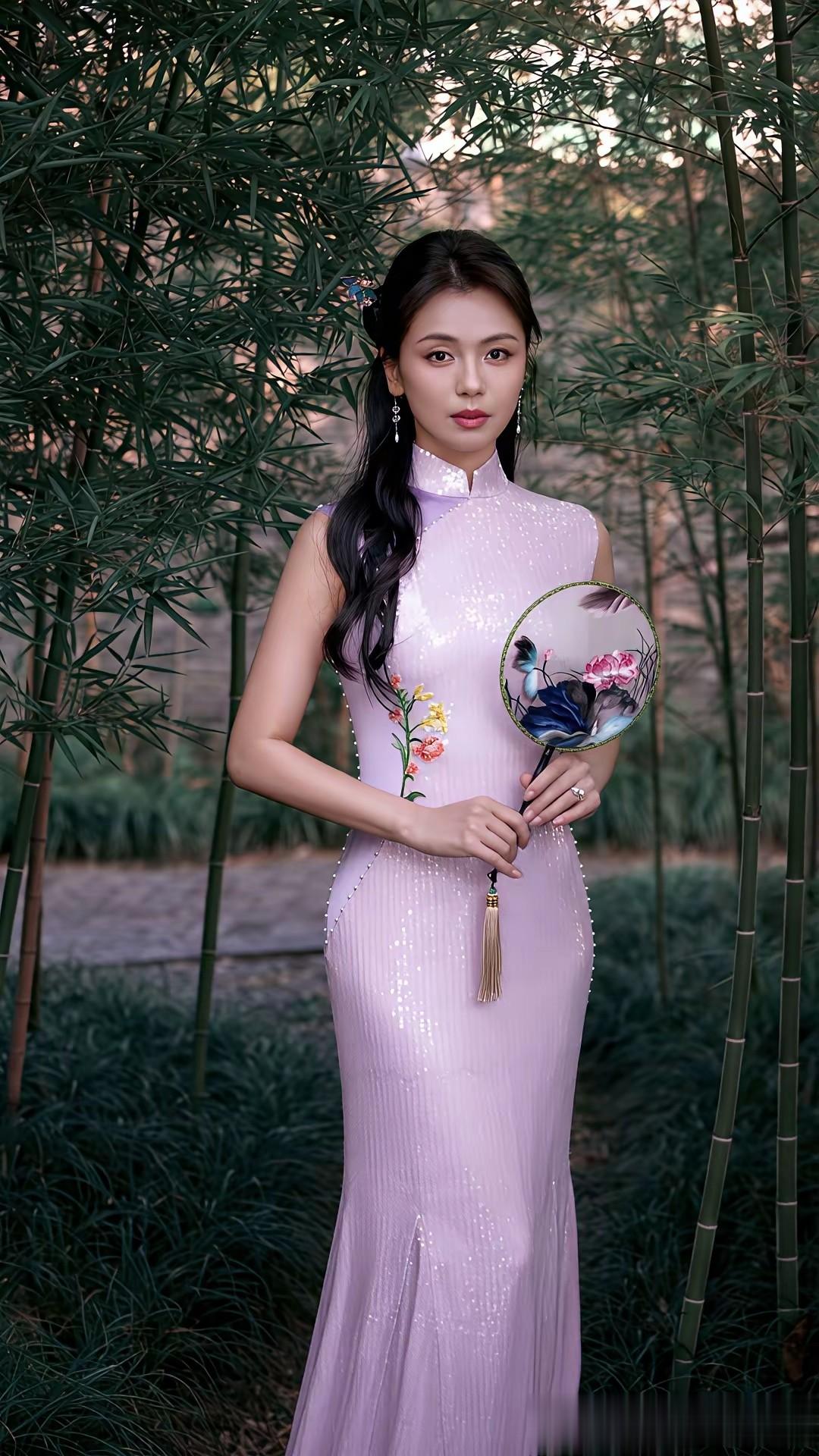 刘涛一袭旗袍惊艳全场:优雅真的与年龄无关!