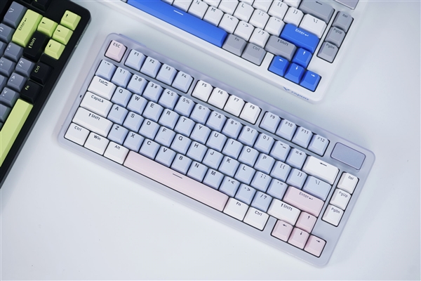 78鍵小巧簡約！雷柏V700DIY-75鍵盤圖賞