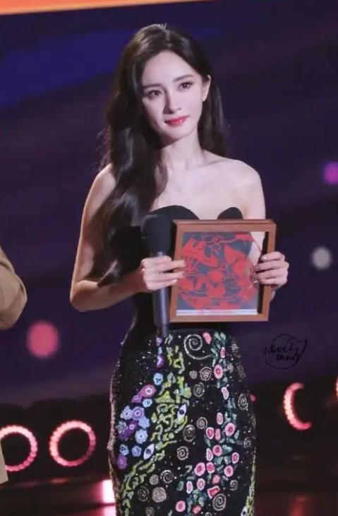 离婚7年,39岁杨幂高调宣布喜讯,刘恺威终为自己的错误买了单!