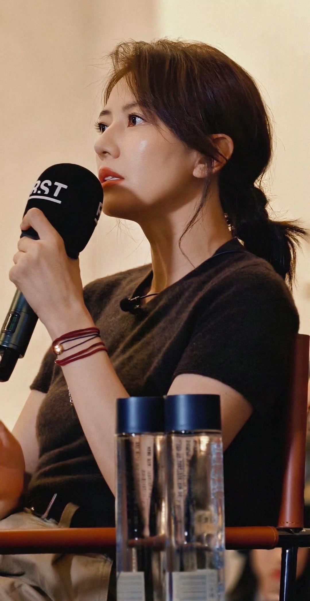 高圆圆，近距离贴脸大头照，女神老了，但还是很美