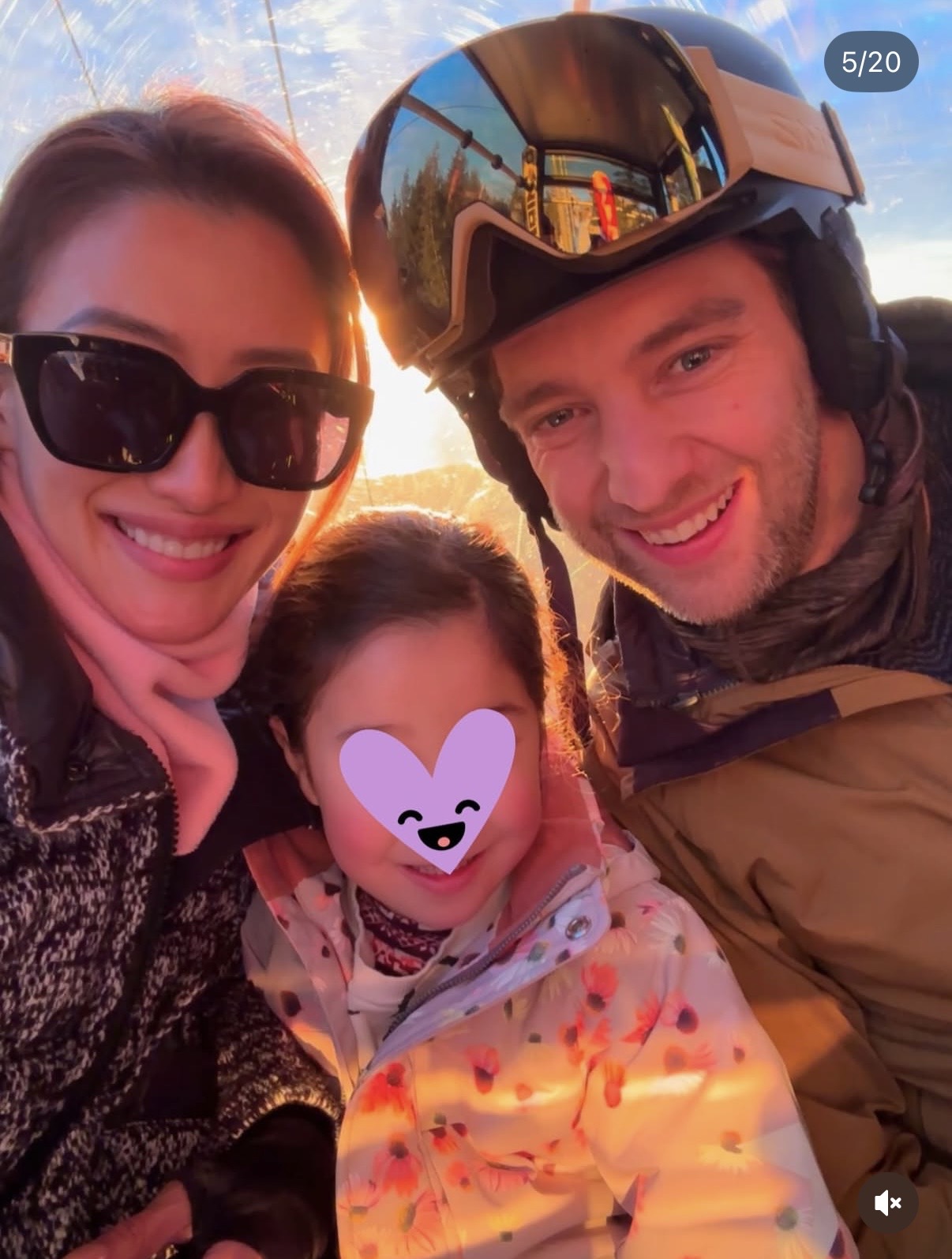 谢婷婷与小7岁男友外出度假，庆祝在一起两年，6岁女儿也在乐开怀