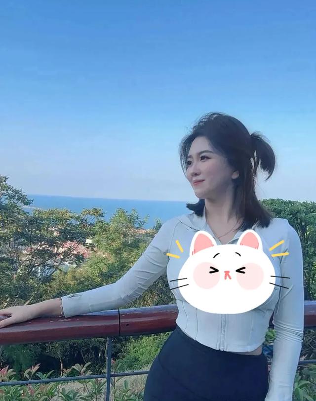 80后“中年少女”，身材颜值双巅峰