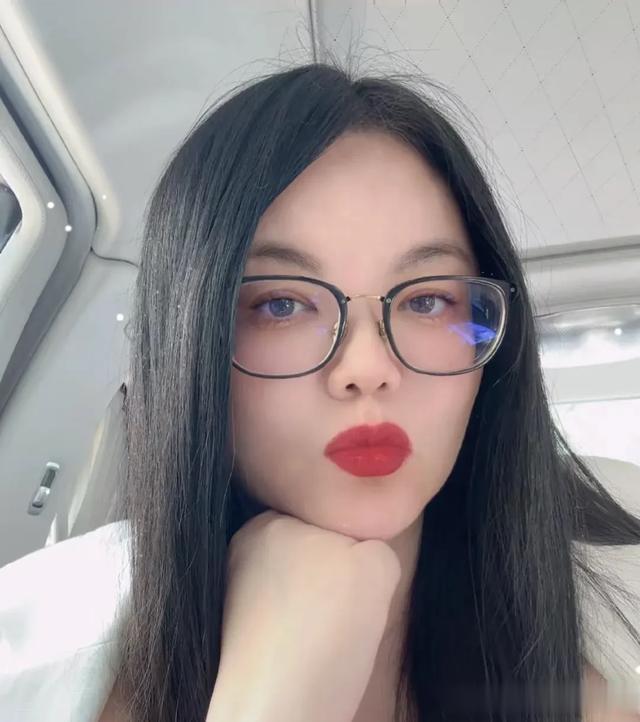 李湘晒北京四合院豪宅，足不出户实现小桥流水人家，真的太豪气了