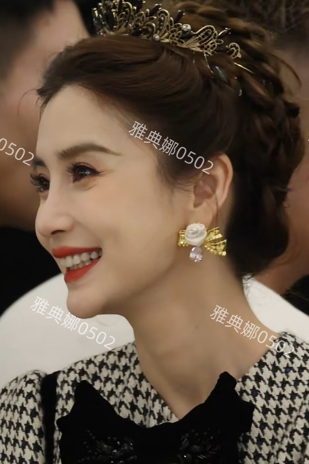 不管如何评价Angelababy她的美貌都是毋庸置疑的，脸在江山在!