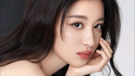 宋雨琦王楚然综艺民族风同框,甜美清冷碰撞引全网热议