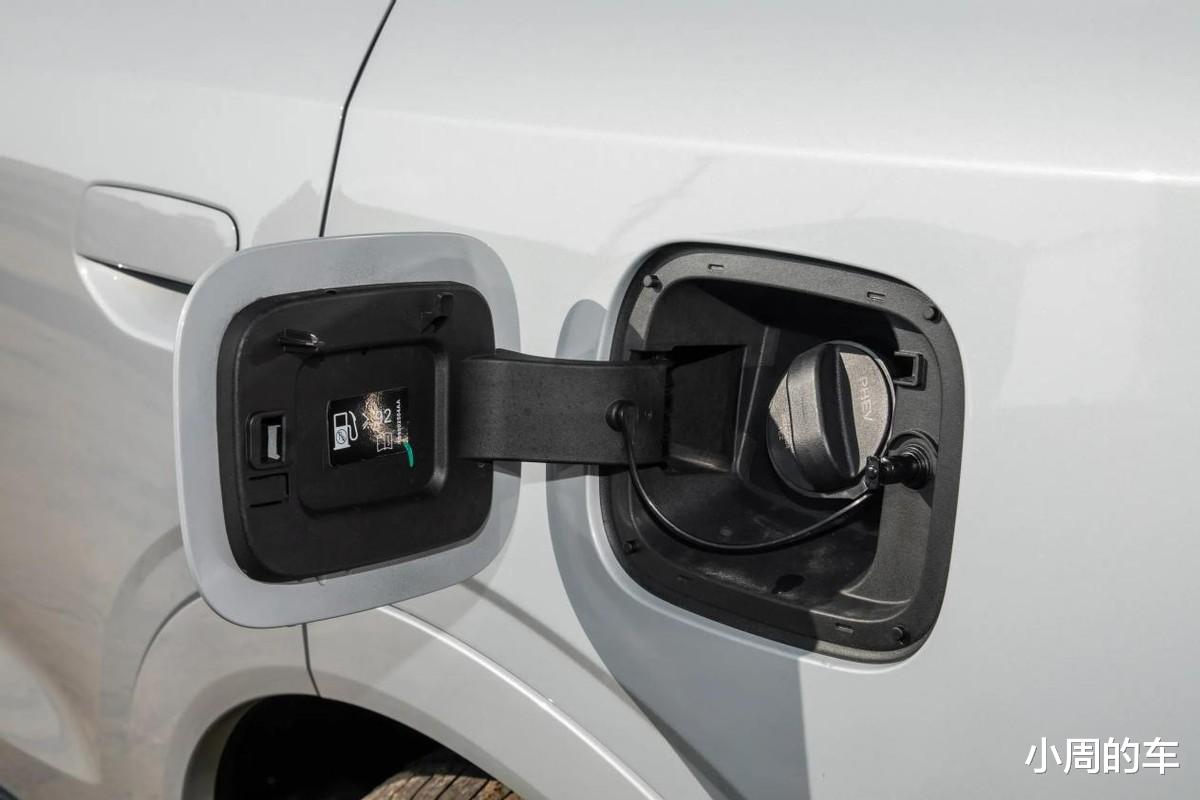 捷途山海L7 PLUS正式上市,11.99万起,配电动七座可全放倒