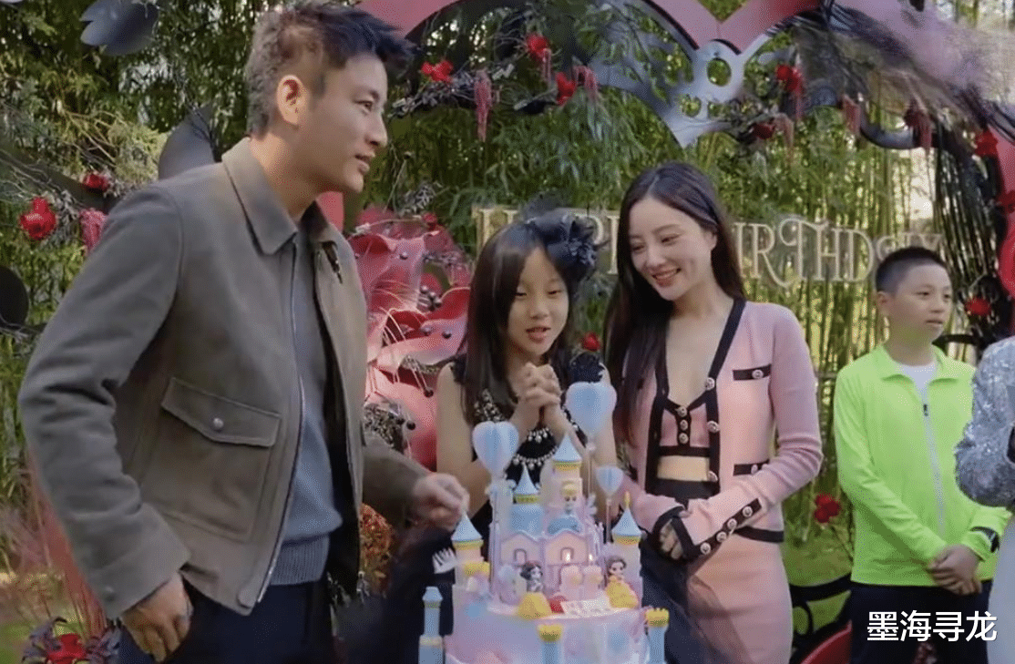 李小璐贾乃亮复合并非无望，五一带甜馨出游，霍思燕一家陪同