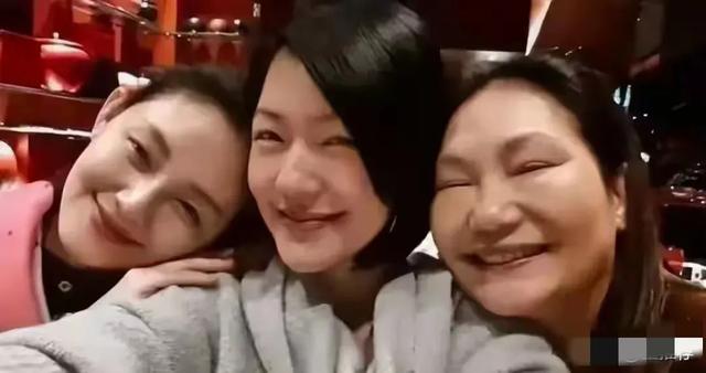 黄春梅正式回应珠宝传闻，斥责葛斯齐是鲁蛇，不告是没必要抬举他