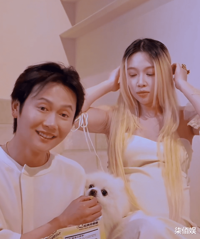 孟鹤堂给孕妻拍照,亲自给她做造型好宠,孟嫂肚子大又圆快生了