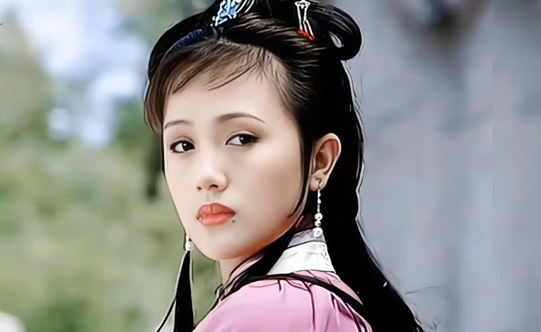 51岁朱媛媛金鸡影后生前0热搜,去世数据暴涨!网友:没见过这样