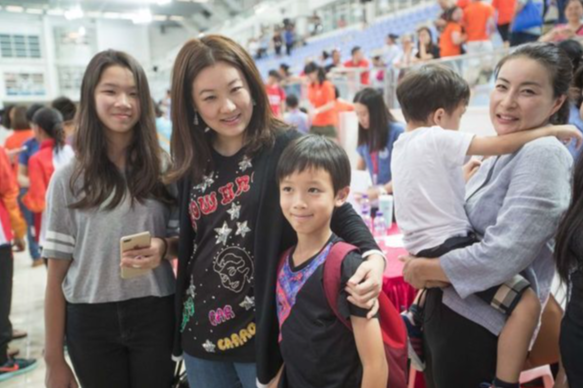 伏明霞可能做梦也没想到，23岁的大女儿，已经悄悄开始为她争光了