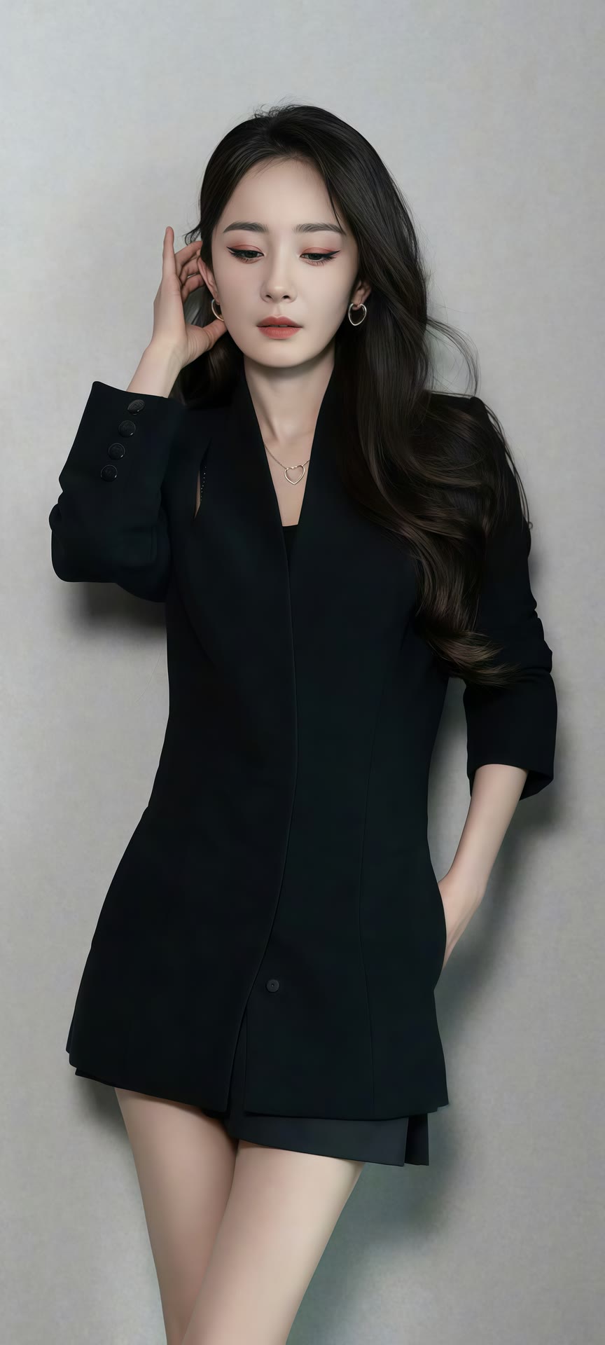 杨幂双马尾穿短T,甜酷穿搭嫩成元气少女