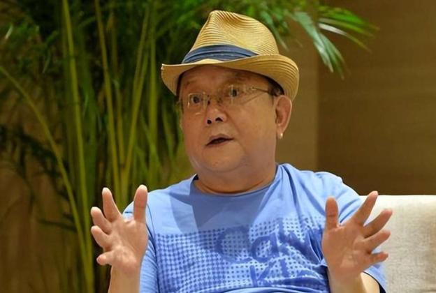 事实证明，被传卖掉上亿豪宅，移民美国的王刚，已走上另一条大道