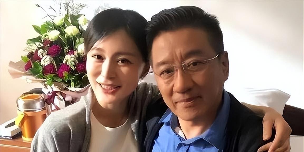 他俩居然是夫妻，一见钟情相爱40年，如今演《灼灼韶华》他又火了