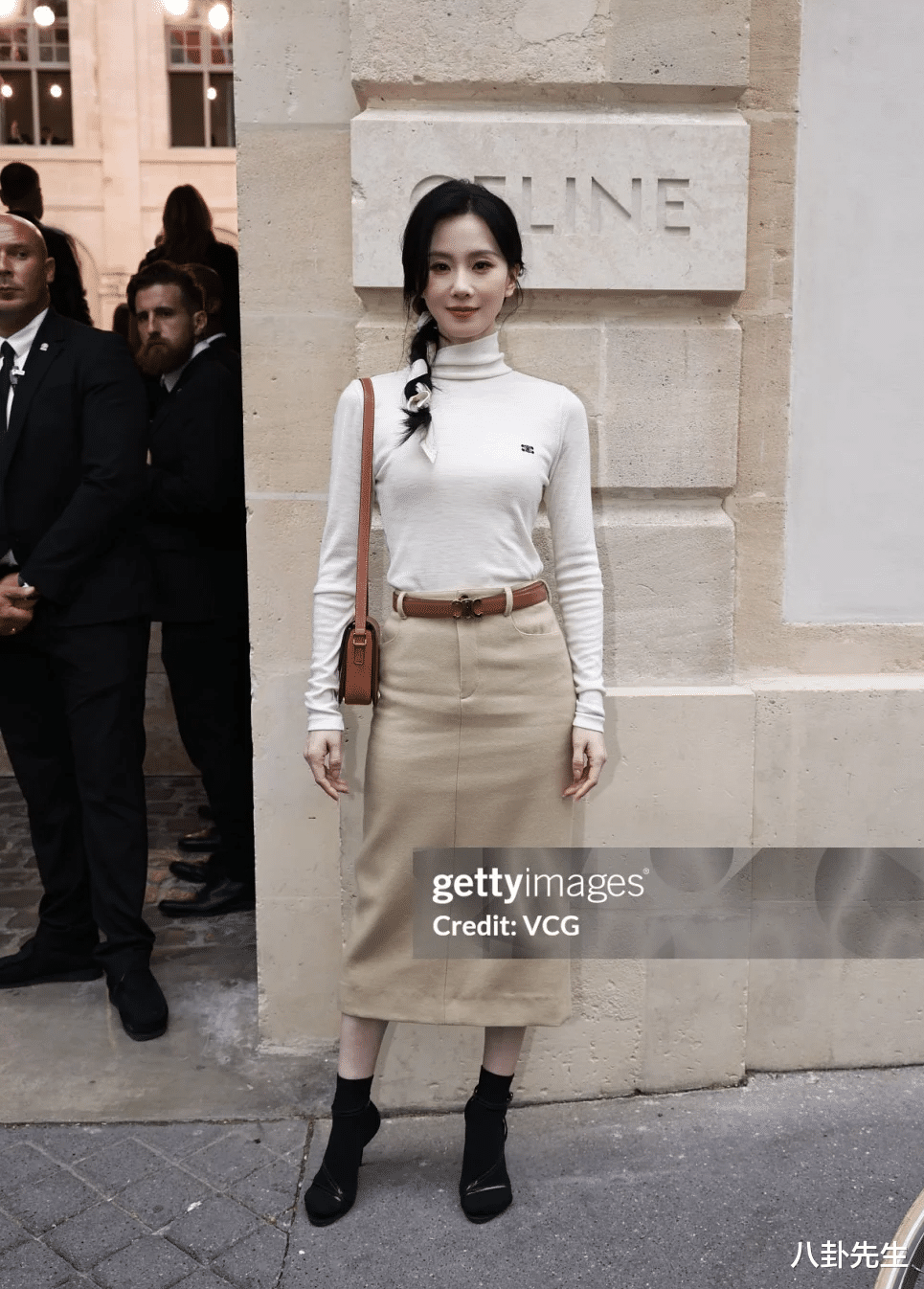 巴黎高定时装周:杨颖换三套造型,辛芷蕾苹果肌瞩目,向佐好抢镜