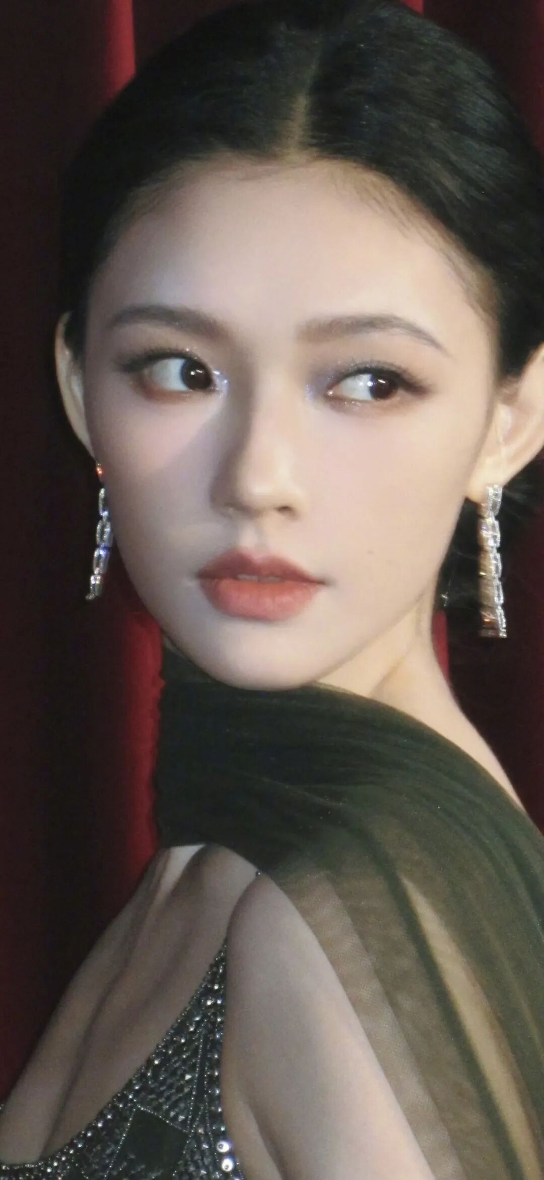 林允：从星女郎到多面艺人的蜕变