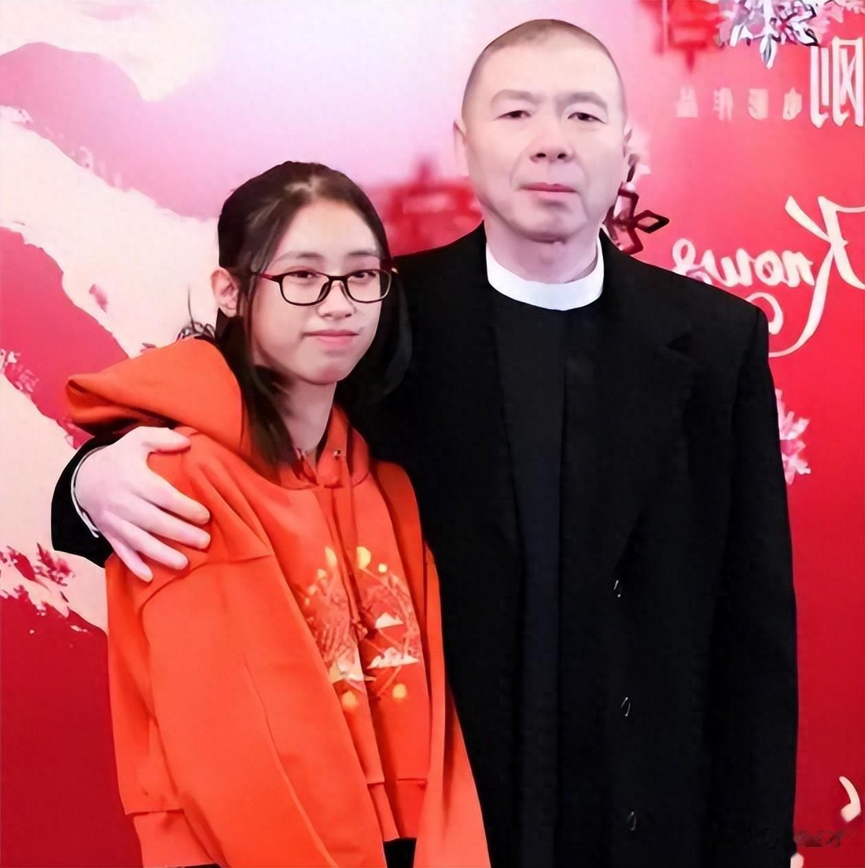 演都不演！徐帆回应离婚传闻后，冯小刚一个举动撕下她的“体面”