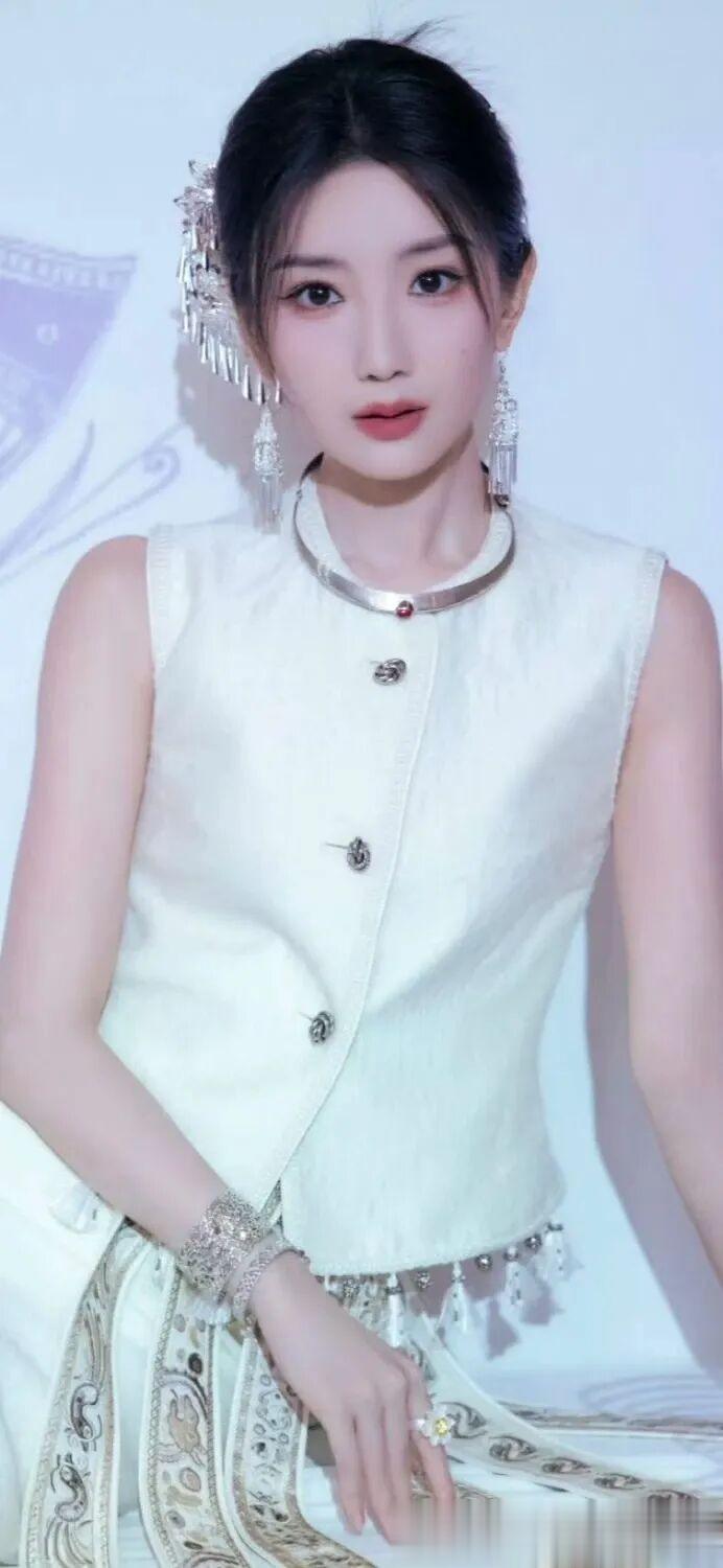 毛晓彤清新美图