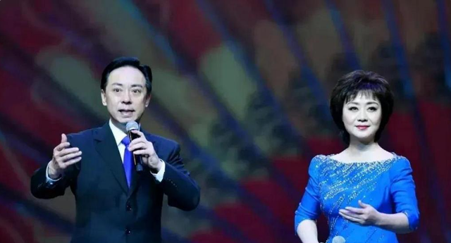 越扒越多？曝亲密照、嘲讽内地观众的于魁智，真被刘桂娟说中了