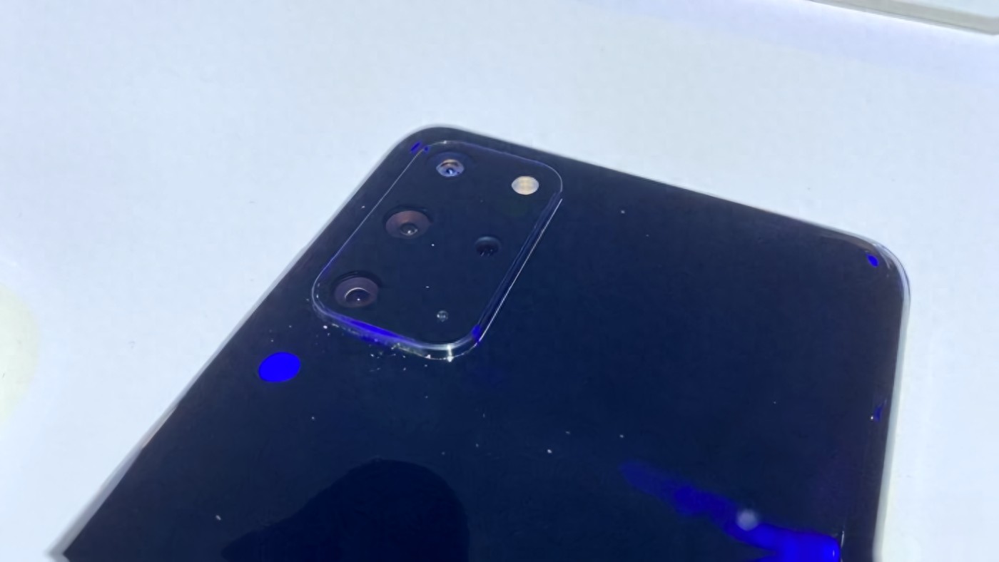 华丽的转型!三星S25FE提升前置镜头,背后的真相是什么