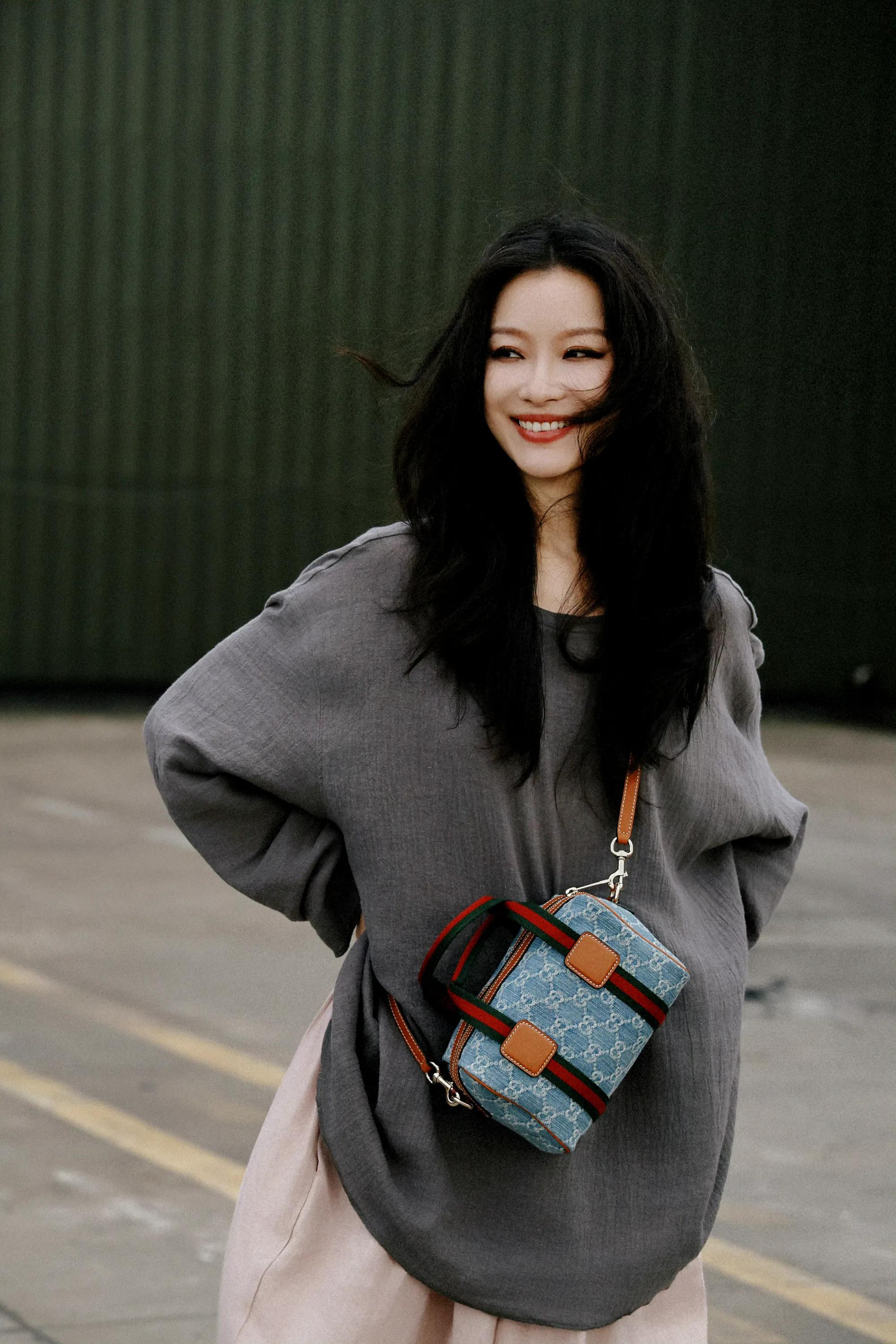 倪妮气质太绝，大妈上街买菜款衣服，在她身上立马穿出松弛高级感