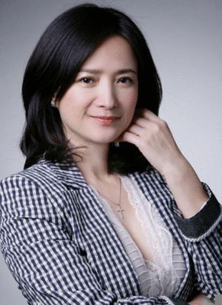 业内人士曝何晴真正死因：2年前脑癌复发，1年前癌细胞转到肺脑干