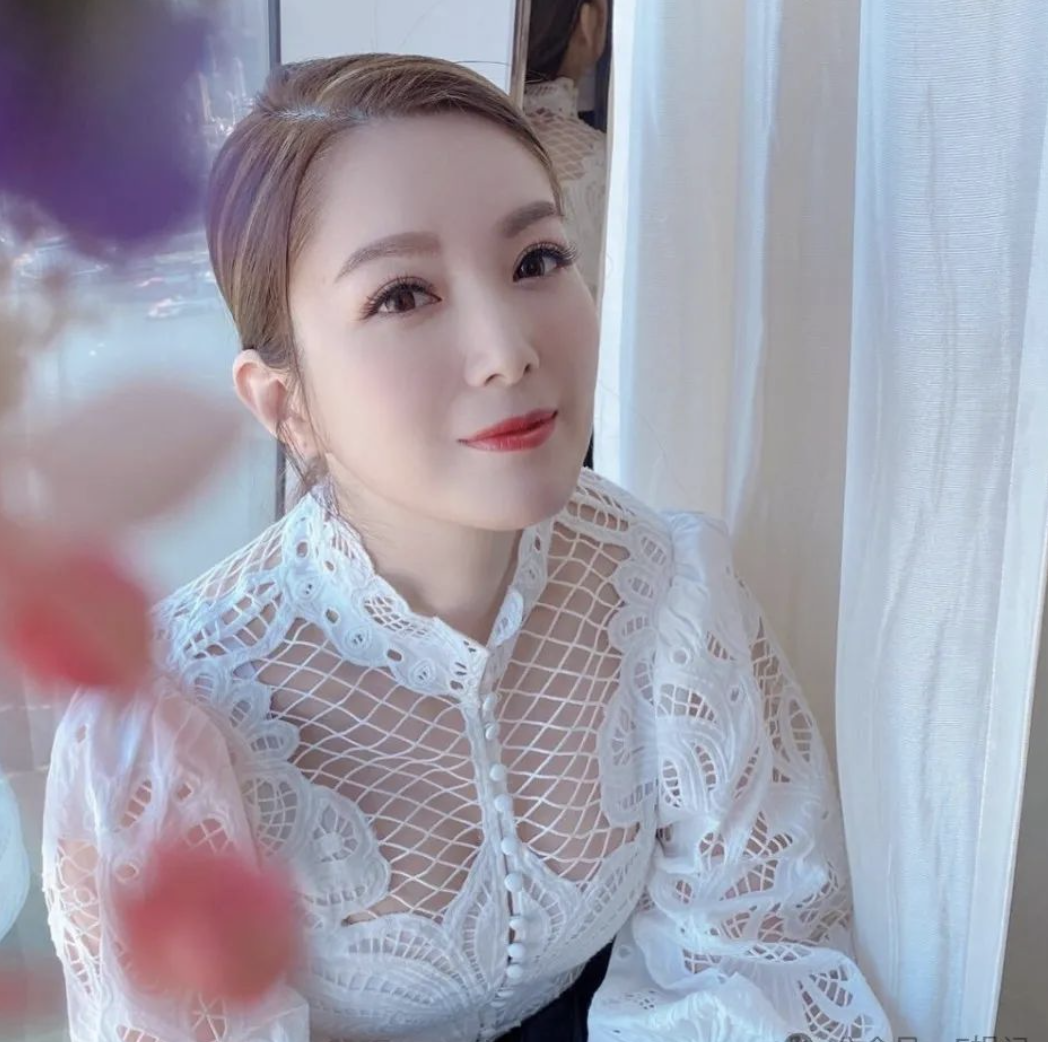 41岁女星宣布和富三代老公离婚，结婚七年男方坚持不要孩子，婚变已传多时