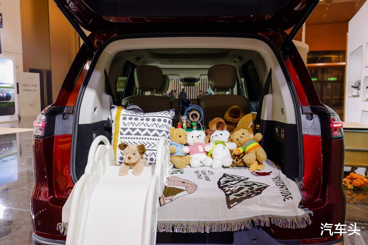 智享大六座旗舰SUV风云T11全球上市,限时抢鲜价17.99万元起!