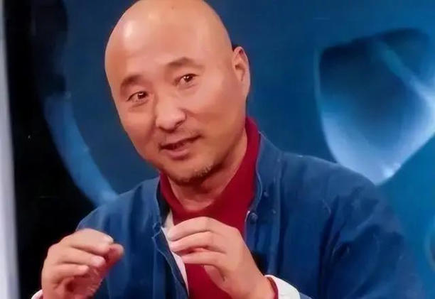 陈佩斯妹妹一家捧场《戏台》，外甥女颜值很高，妹妹张山气质不菲