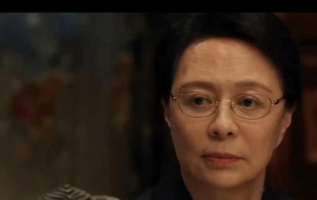 原来他们是夫妻，一见钟情恩爱41年，演完《以法之名》，终于红了