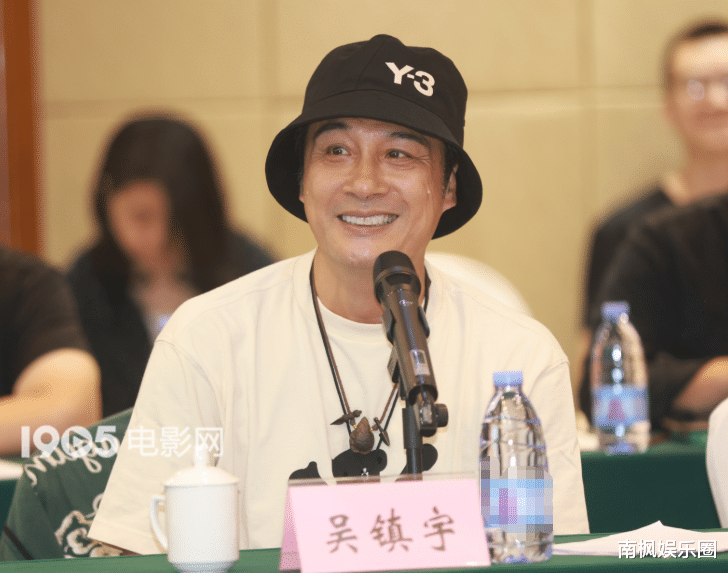 央视镜头,刘亦菲在发光,杨幂赵丽颖扛住了,辛芷蕾素颜美的扎眼