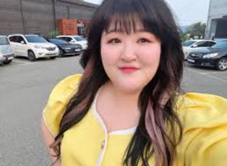 韩国女星失业后赴日本发展，住20平单间，看上月租2万房子却没钱