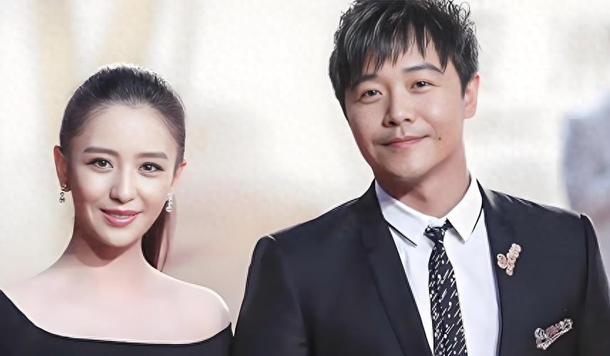 佟丽娅9岁儿子现身机场，五官宛如缩小版陈思诚，父子俩一模一样