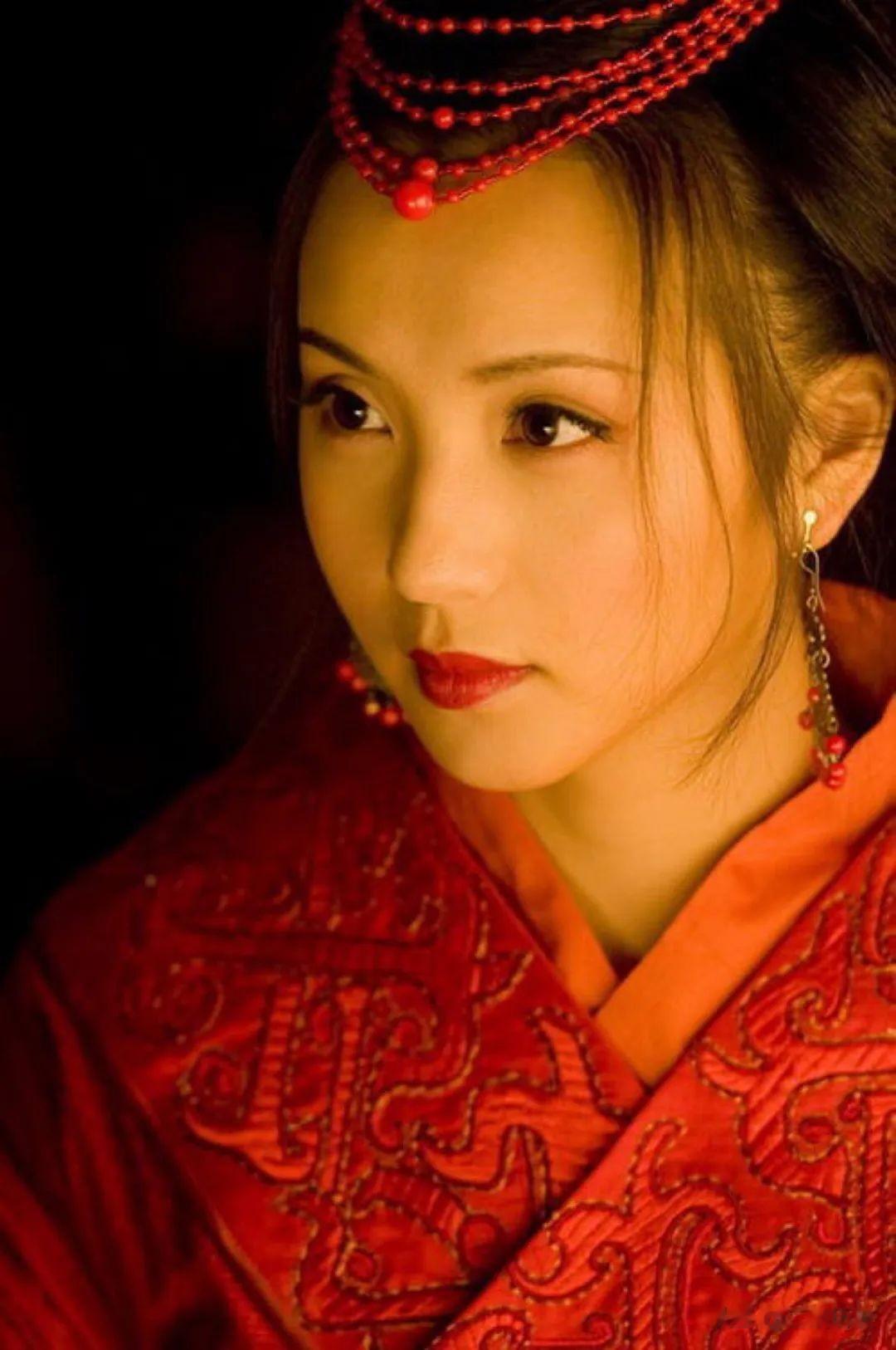 45岁风韵犹存!万人迷依然是万人迷