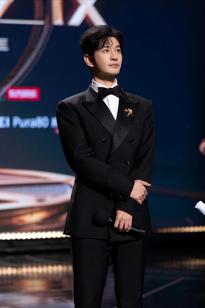 猴哥官宣离婚不到48小时，令人恶心的一幕上演，黄晓明也被牵连