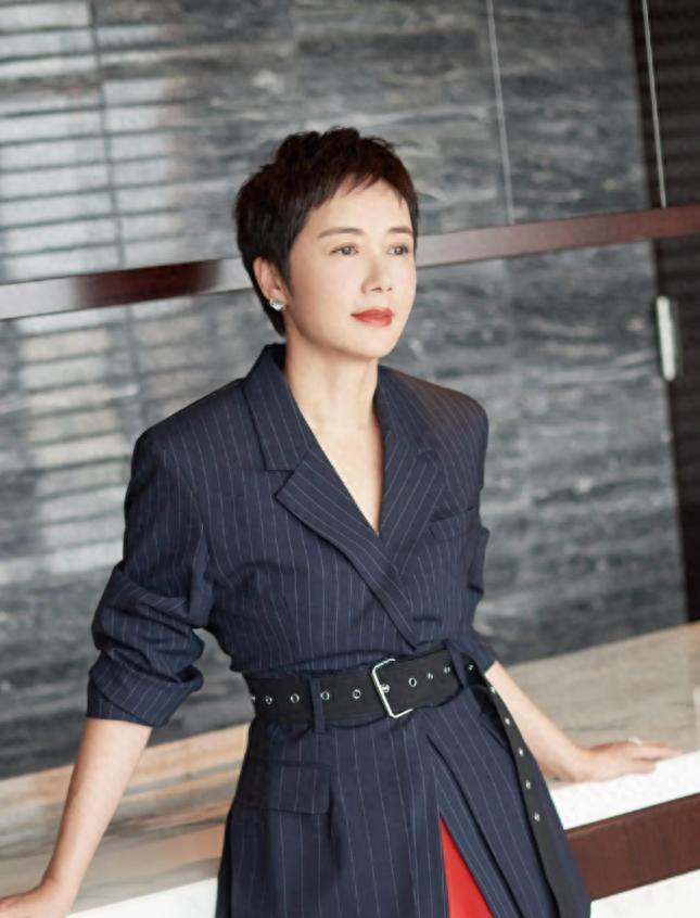 蒋雯丽“包养男大学生”的案子，终于判了