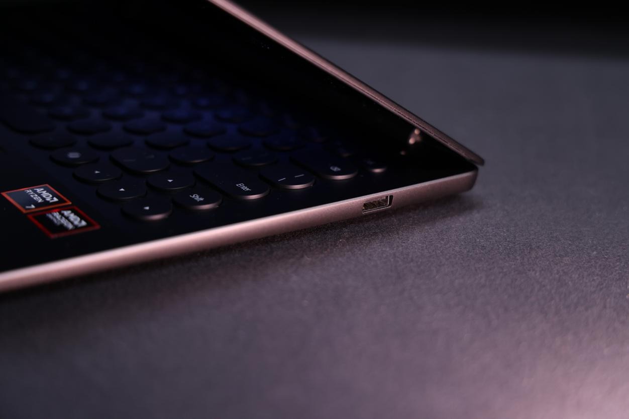 波點藝術鍵盤！去同質化設計的WIKO Hi MateBook 14評測
