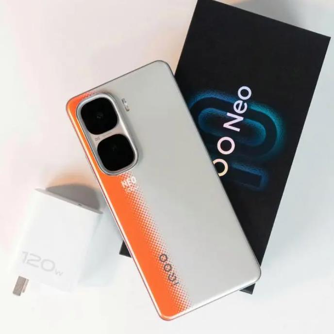 驍龍8Gen3旗艦——iQOONeo10，跌至1689元！