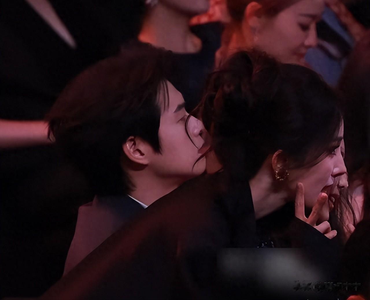 好抓马!杨幂魏大勋意外同框,众星表情精彩,大家都在吃瓜